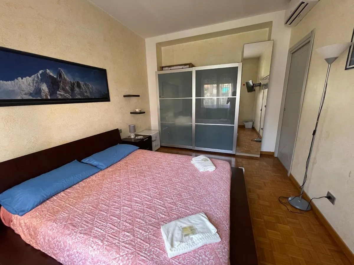 Impeccable Bnb In Milan Next To M1 Metro 10 Mins Away From Duomo Wi-Fi Feel Like Home Bed & Breakfast
